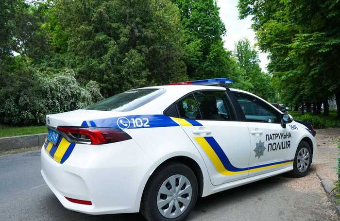 На Рівненщині дівчина знімала відео біля портретів загиблих воїн під російську музику