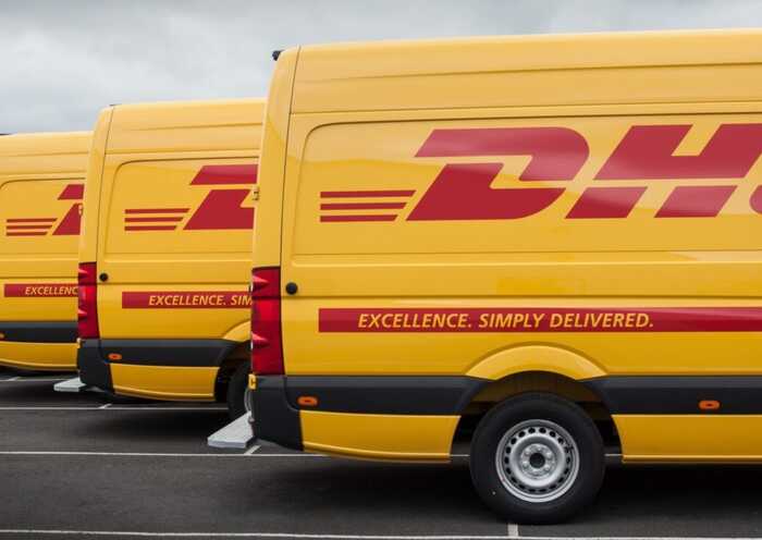 DHL призупиняє міжнародні відправлення в США через мита Трампа