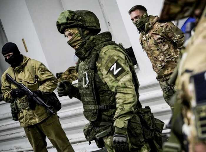 Бійці «Азову» взяли у полон трьох росіян, які штурмували на самокатах