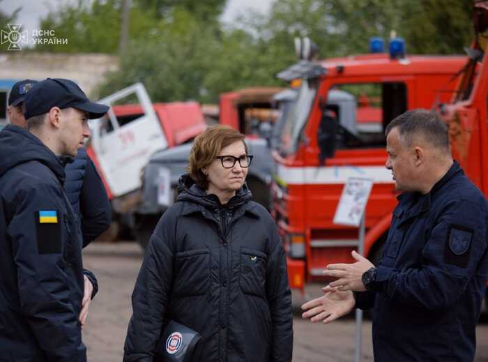 Естонські рятувальники передали техніку й обладнання для ДСНС
